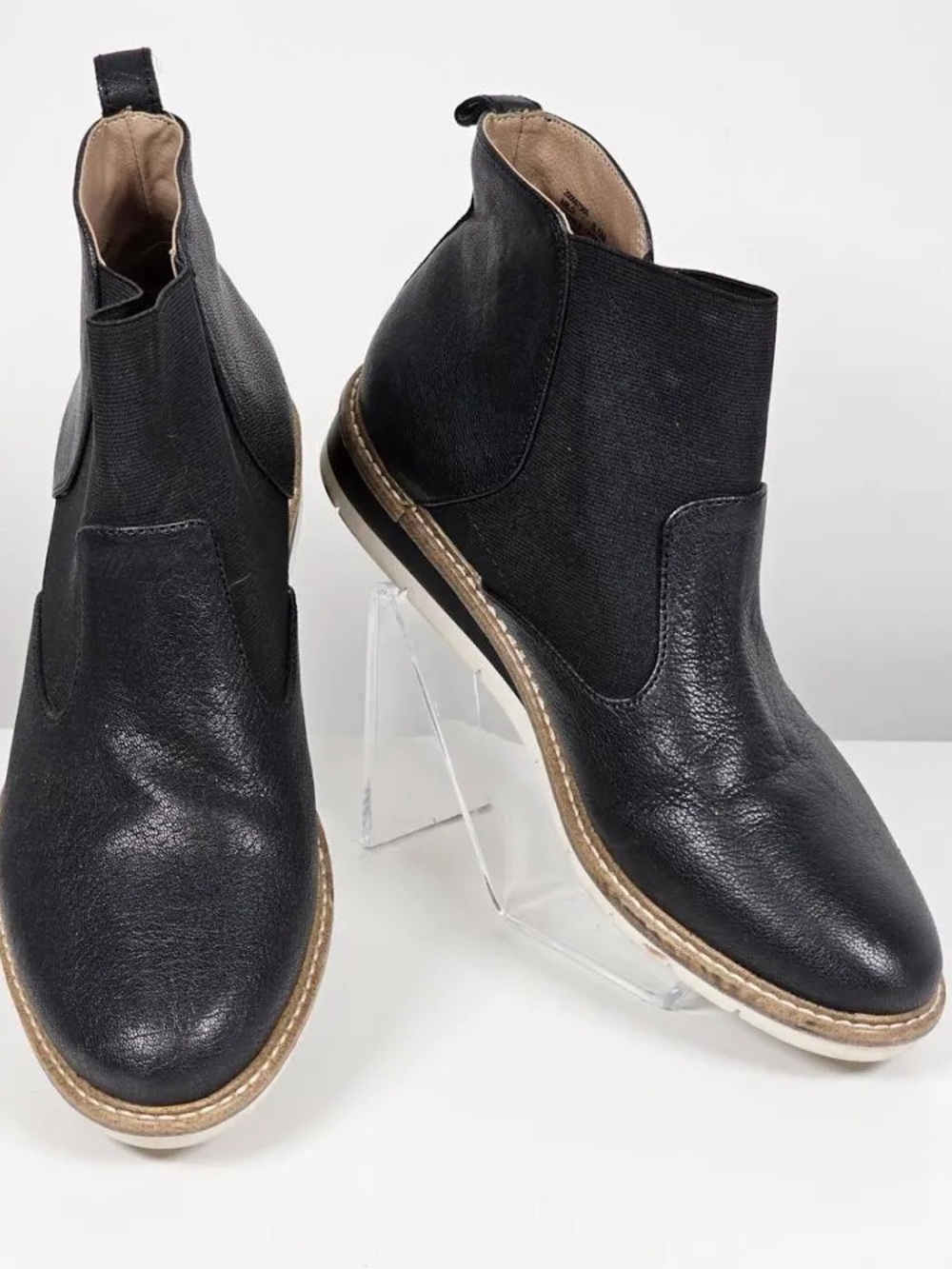 Kelly & Katie Arlo Leather Ankle Boots
